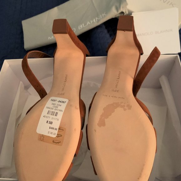 Manolo Blahnik; Unista Sandal - Picture 4 of 8